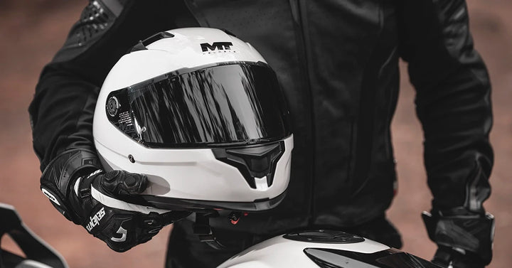 ¿Cada cuánto cambiar el casco de moto? Vida útil y consejos de seguridad