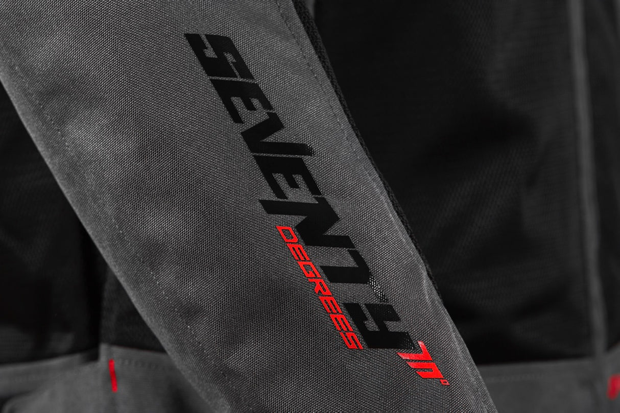 (698bbac53a686c92e4a8839f8bae83d0)