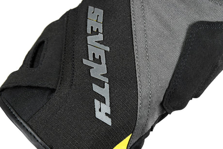 (9817a35501cb919e318358b0915a1c3e)